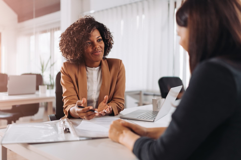 1x1 meetings: Young businesswoman in a 1x1 meeting